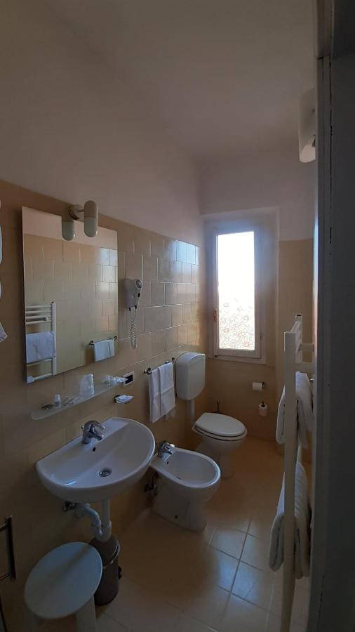 Albergo Moderno Lucca Exteriör bild